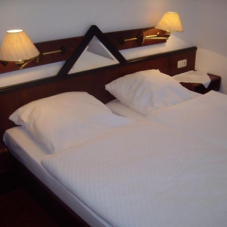 Hotel Am Bahnhof Stendal Buitenkant foto