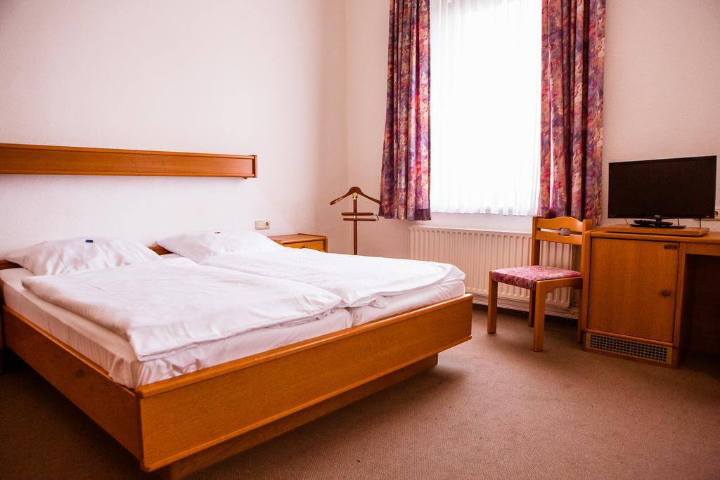 Hotel Am Bahnhof Stendal Kamer foto